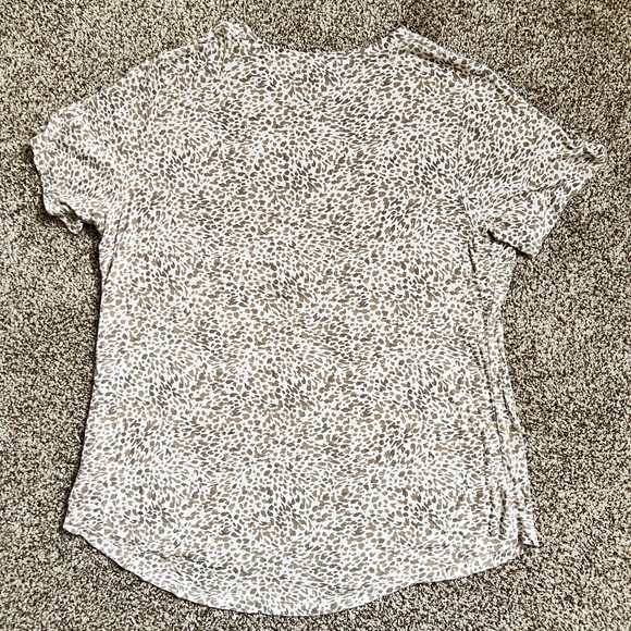 Old navy size L Leopard Print Women's Top - Picture 3 of 4